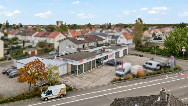 Vielseitiges Gewerbeobjekt mit Top-Sichtlage und großer Außenfläche!